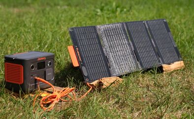 Jackery Explorer 300 Plus Powerstation + 40W Mini Solarpanel im Test